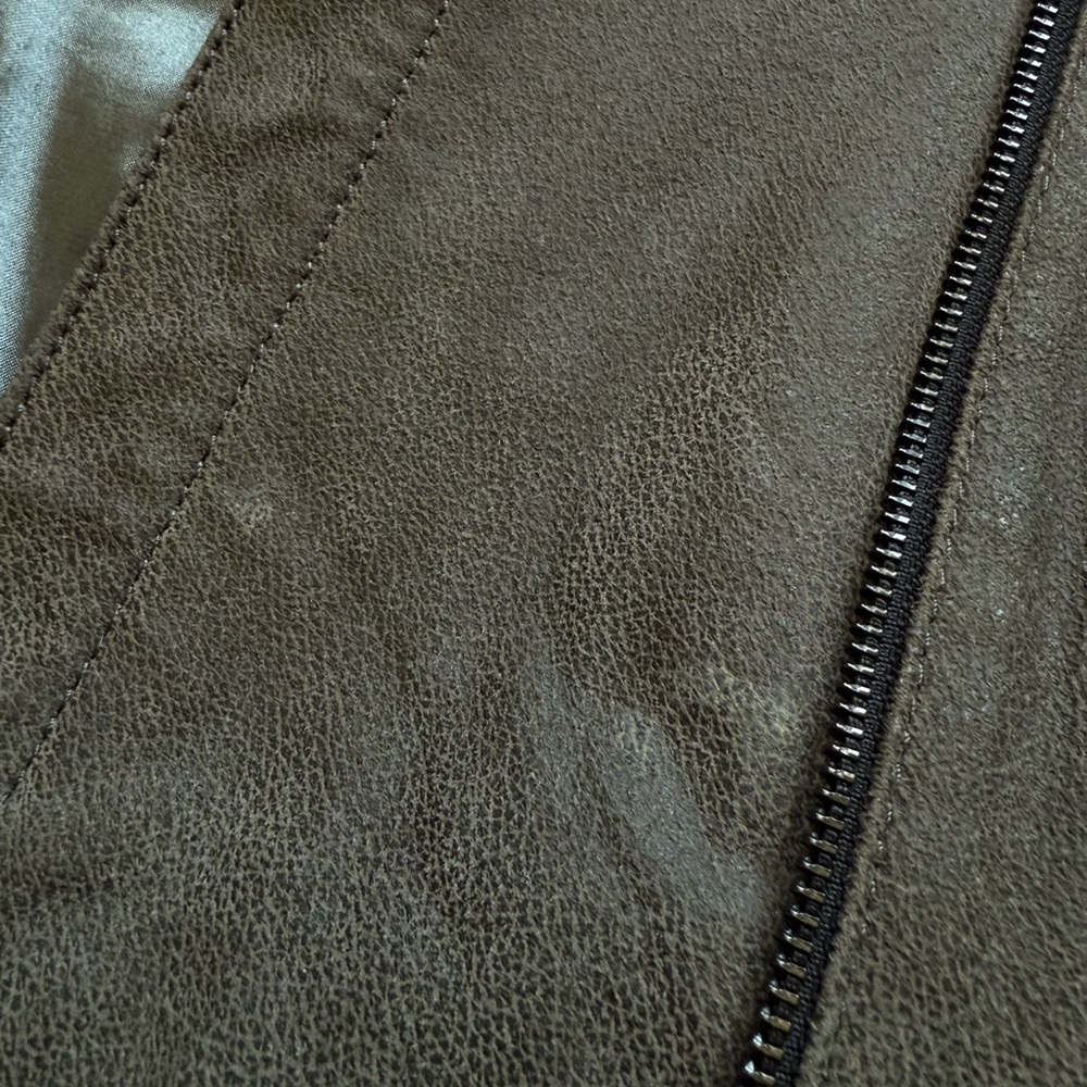 Danier Black and Gray Thinsulate Leather and Lambs Wool Trim Jacket - Picture 8 of 8